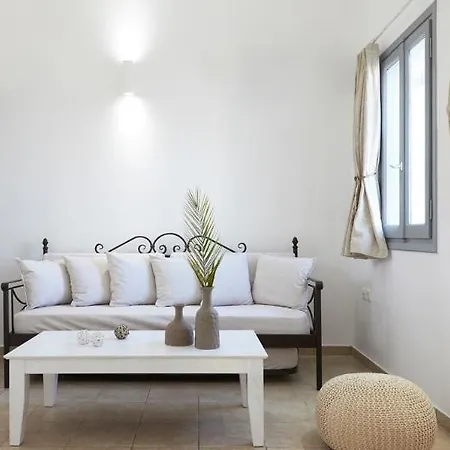 Golden East 3* Imerovigli (Santorini)