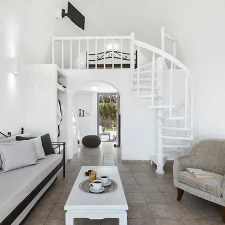 Golden East 3* Imerovigli (Santorini)