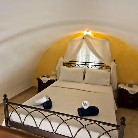 Golden East Hotel 3*