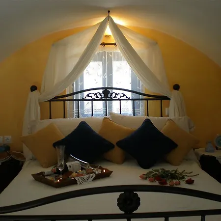Golden East Hotel 3*