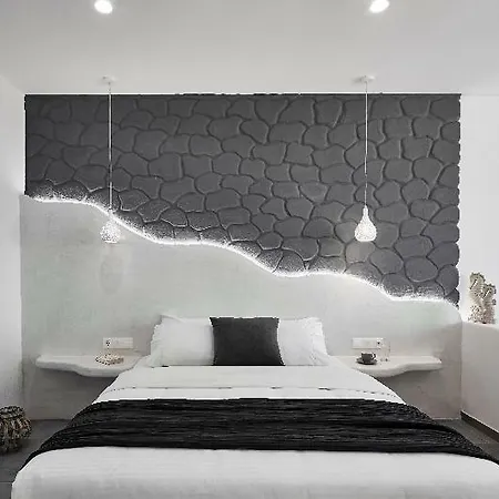 Golden East Hotel 3*